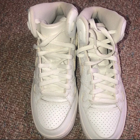 Women’s Nike Air Force 7.5 - Picture 5 of 6